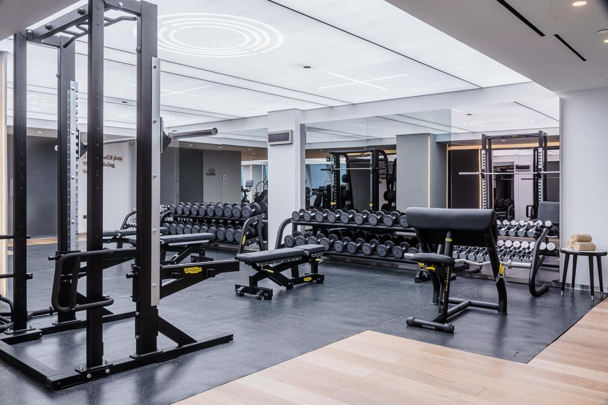 Fairmont Doha Hotel Lusail Exterior foto The gym at The Standard East Village